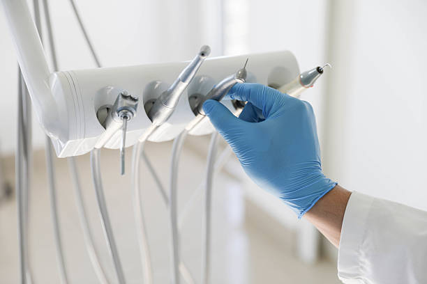 Professional Tooth Extraction technician working in Harvard, NE